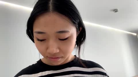 Mia online show from March 10, 1:32 am