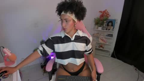 HEY GUYS IF YOU LIKE SEXY SHOW YOU ARE IN THE CORRECT PLACE CU WENESDAY PVT OPEN   TRANSMISSION TIME 5 PM - 10 PM COLOMBIA online show from March 31, 1:40 am