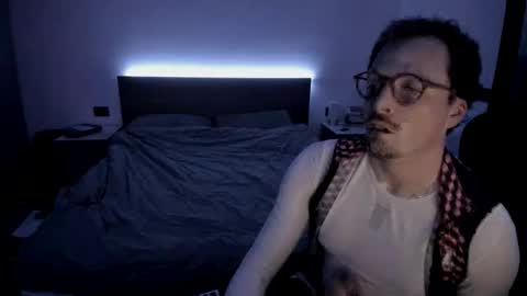 muna_sef online show from April 16, 9:39 pm