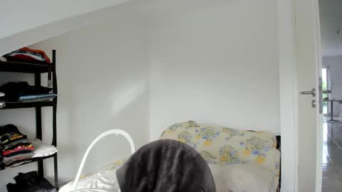 LOVELY JULIA  Peter DAY online show from May 31, 6:31 am