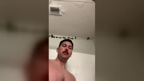 Snapshot of munoz9419 chatting on April 9, 10:53 am munoz9419 online show from April 9, 10:53 am