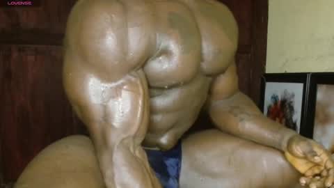 musclegod23 online show from February 18, 2:46 pm