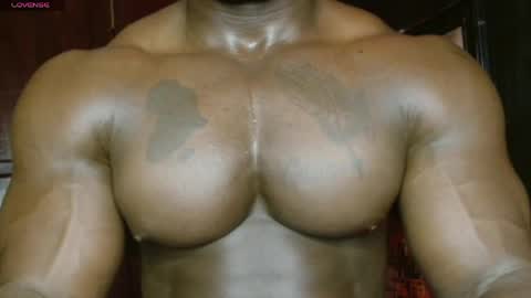 musclegod23 online show from April 17, 10:35 pm