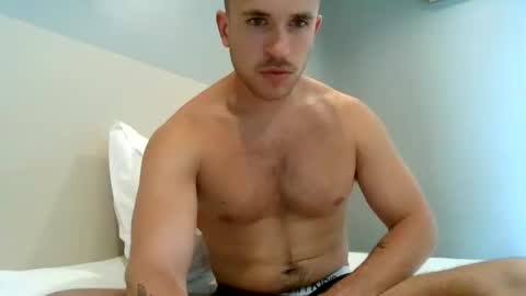 muscleshow00 online show from March 10, 4:50 am