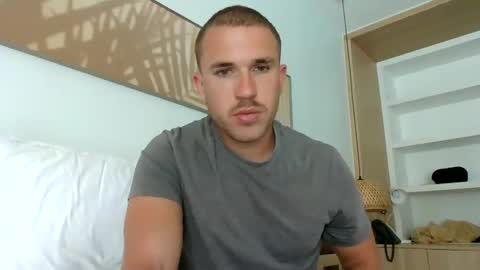 muscleshow00 online show from March 25, 2:28 am