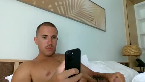 muscleshow00 online show from April 7, 3:29 am