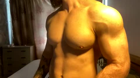 Snapshot of muscularjuggler chatting on May 30, 3:36 am muscularjuggler online show from May 30, 3:36 am