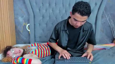 muss_shadw_couple online show from March 26, 8:58 pm