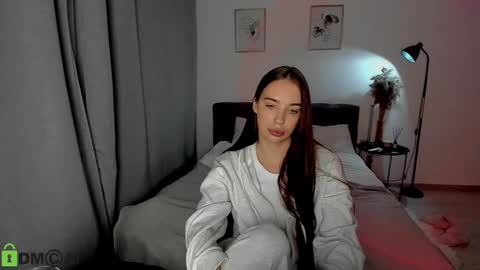 Snapshot of my_coco chatting on December 14, 11:23 pm katie online show from December 14, 11:23 pm