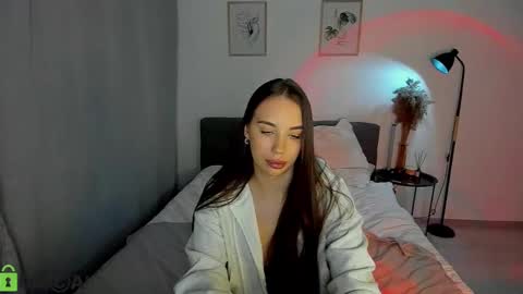 Snapshot of my_coco chatting on December 19, 2:56 am katie online show from December 19, 2:56 am