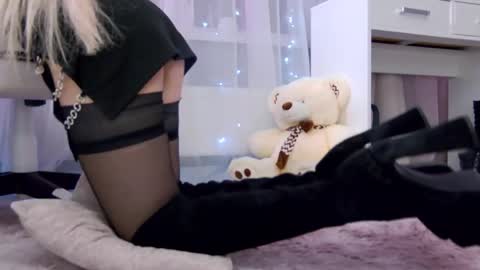 Snapshot of my_polina chatting on May 16, 7:27 am Poli online show from May 16, 7:27 am