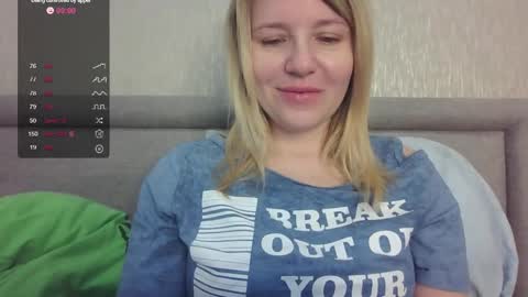 mybadcat87 online show from June 4, 7:36 am