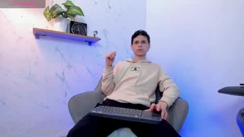 Mykel   online show from October 10, 3:33 pm