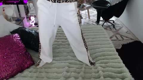 Myrna Sessions online show from March 5, 3:30 pm