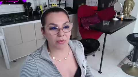 Snapshot of myrnasexxx chatting on June 26, 6:45 pm Myrna Sessions online show from June 26, 6:45 pm