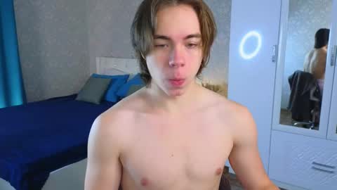 Snapshot of myshkek chatting on March 8, 2:55 am Mickey online show from March 8, 2:55 am