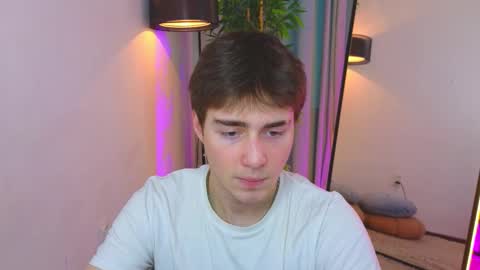 Snapshot of myshkek chatting on March 3, 1:50 pm Mickey online show from March 3, 1:50 pm