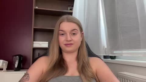 Snapshot of mysteryericax chatting on July 13, 12:41 pm Erica online show from July 13, 12:41 pm