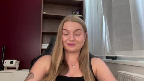 Snapshot of mysteryericax chatting on July 16, 12:33 pm Erica online show from July 16, 12:33 pm