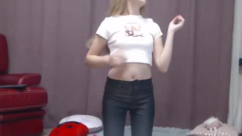 Mystery Girl online show from October 29, 5:04 pm