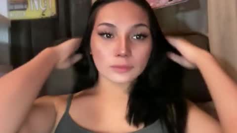 UR GIRL NEXTDOOR online show from April 19, 10:14 am