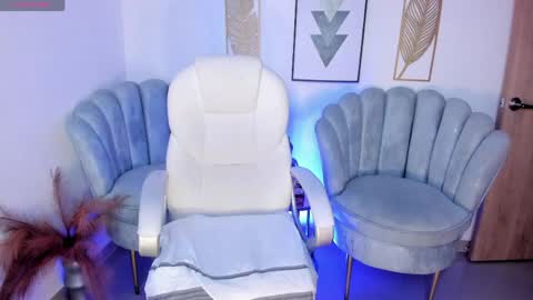 mystic_nova_ online show from June 3, 2:33 pm