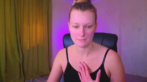 mysticvenus_ online show from March 16, 1:15 pm