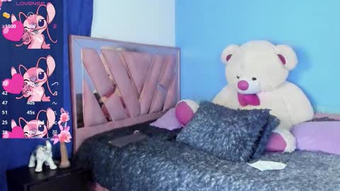 Snapshot of n_tiana chatting on February 3, 3:48 am Tiana online show from February 3, 3:48 am