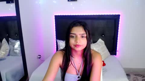 naahia__clark online show from December 2, 6:32 pm