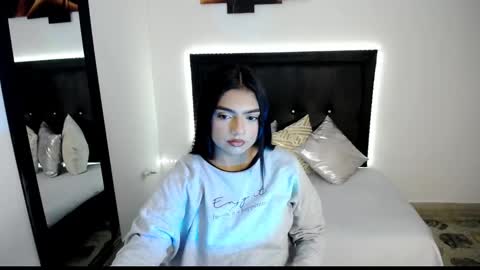 naahia__clark online show from February 13, 12:21 pm