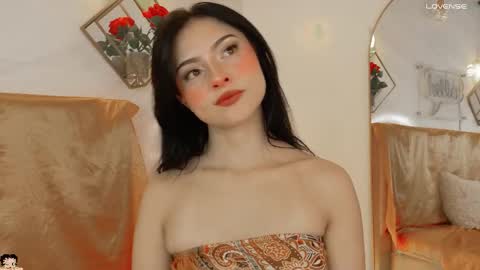 Snapshot of naamah_b chatting on February 2, 2:05 pm naamah_b online show from February 2, 2:05 pm