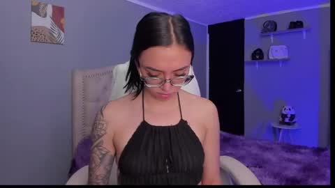 Snapshot of naath_ chatting on April 19, 12:43 am anny online show from April 19, 12:43 am