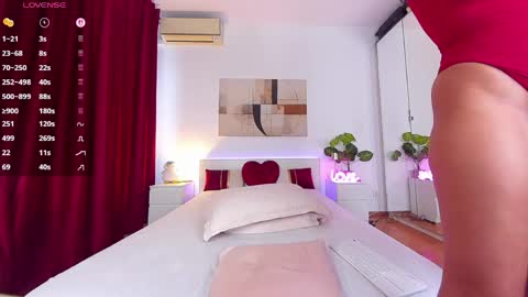 Nadia online show from March 28, 3:33 pm