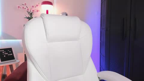 Nahia INDEPENDENT MODEL P online show from April 8, 9:48 pm