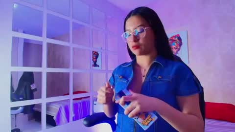 Snapshot of nahomi_blaze56eup chatting on June 24, 9:36 pm valeria online show from June 24, 9:36 pm
