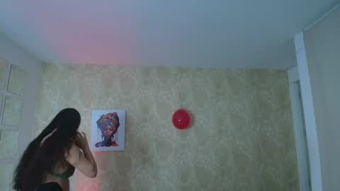 Snapshot of nahomi_blaze56eup chatting on July 5, 7:54 pm valeria online show from July 5, 7:54 pm