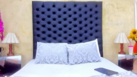 Nahomi  online show from February 17, 1:40 pm