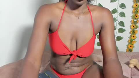 Nahomy  online show from May 27, 1:57 am