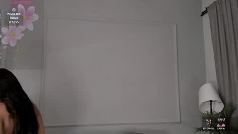 nahomycarterr online show from April 15, 11:39 am