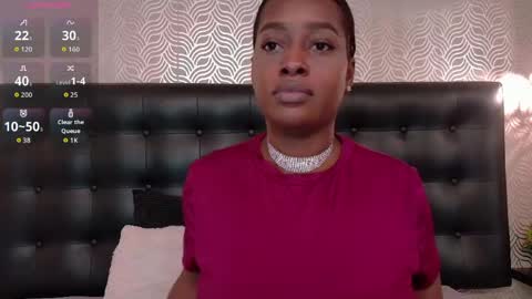 naiaramasson_ online show from April 16, 1:12 pm