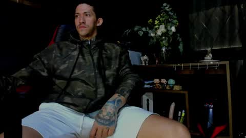 naider_1 online show from April 3, 6:00 am