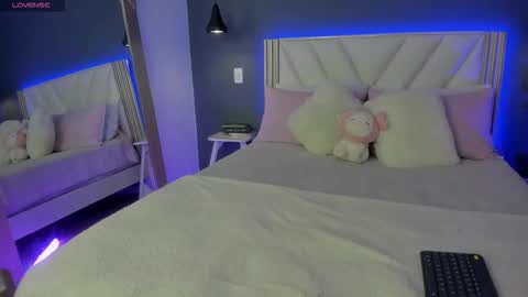 Naisha Ford online show from March 6, 3:47 am