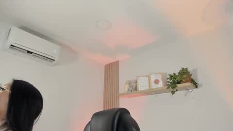 INSTAGRAM  m2221     online show from December 23, 10:13 am