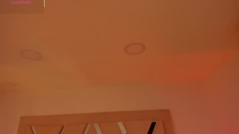 INSTAGRAM  m2221     online show from April 11, 10:08 am