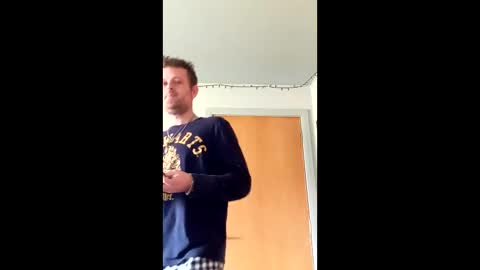 nakedscotsman199211189180 online show from April 11, 12:31 pm