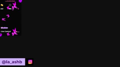 Snapshot of namithompson chatting on May 11, 12:05 am NamiThompson online show from May 11, 12:05 am