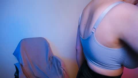 Snapshot of nanafey chatting on December 26, 1:43 pm your candy online show from December 26, 1:43 pm