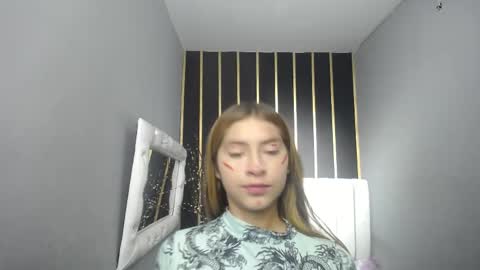 Snapshot of nancy_blonde chatting on June 6, 12:32 pm nancy blonde online show from June 6, 12:32 pm