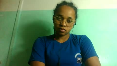 Snapshot of nandrianina416143 chatting on July 3, 7:26 am nandrianina416143 online show from July 3, 7:26 am