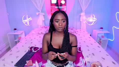 Naomi online show from February 18, 8:27 pm